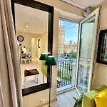 Apartmán 5 Ac Rondo Onz Metro Wifi 80'tv Oled Netflix Hbo Appletv *