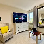 5 Ac Rondo Onz Metro Wifi 80'tv Oled Netflix Hbo Appletv Apartmán *
