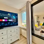 5 Ac Rondo Onz Metro Wifi 80'tv Oled Netflix Hbo Appletv Apartmán Varšava