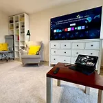 5 Ac Rondo Onz Metro Wifi 80'tv Oled Netflix Hbo Appletv Apartmán *