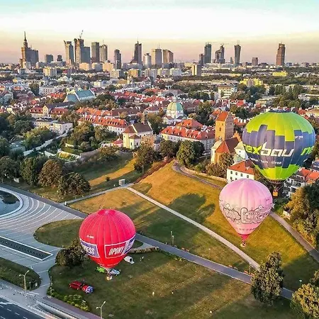 アパート 5 Ac Rondo Onz Metro Wifi 80'tv Oled Netflix Hbo Appletv ワルシャワ