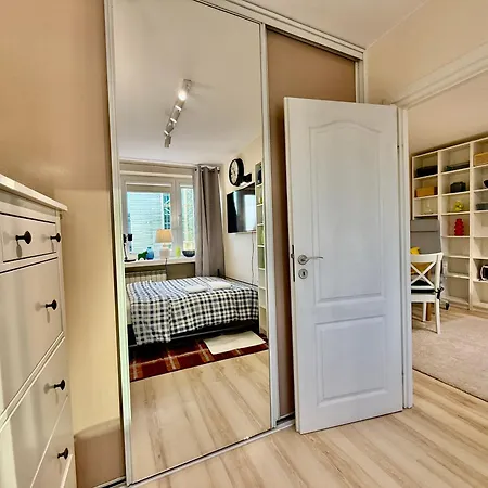 5 Ac Rondo Onz Metro Wifi 80'tv Oled Netflix Hbo Appletv * Warschau