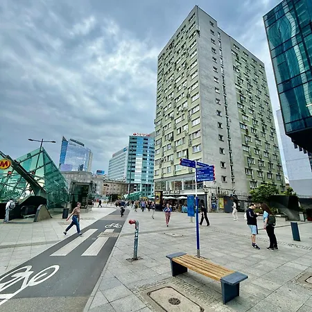 5 Ac Rondo Onz Metro Wifi 80'tv Oled Netflix Hbo Appletv * ワルシャワ