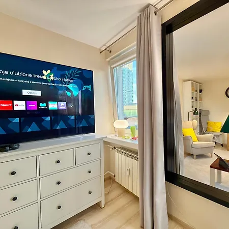 5 Ac Rondo Onz Metro Wifi 80'tv Oled Netflix Hbo Appletv アパート ワルシャワ