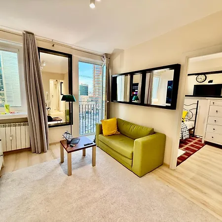 5 Ac Rondo Onz Metro Wifi 80'tv Oled Netflix Hbo Appletv Apartment