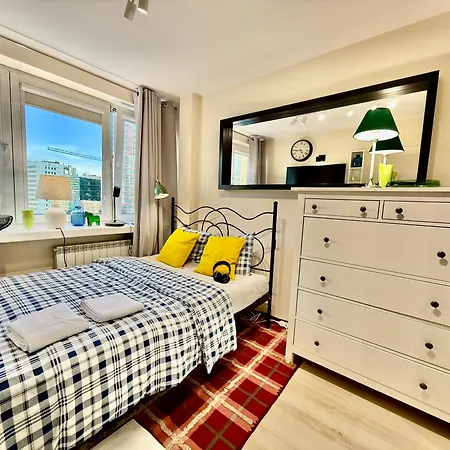 5 Ac Rondo Onz Metro Wifi 80'tv Oled Netflix Hbo Appletv Varsavia