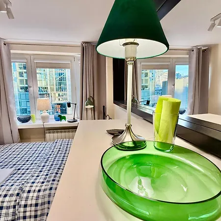 5 Ac Rondo Onz Metro Wifi 80'tv Oled Netflix Hbo Appletv Varsavia